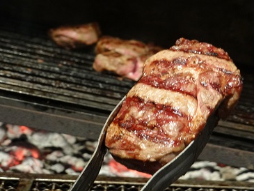 Qualidade é decisiva para carne brasileira valer até metade de concorrentes, diz veterinário