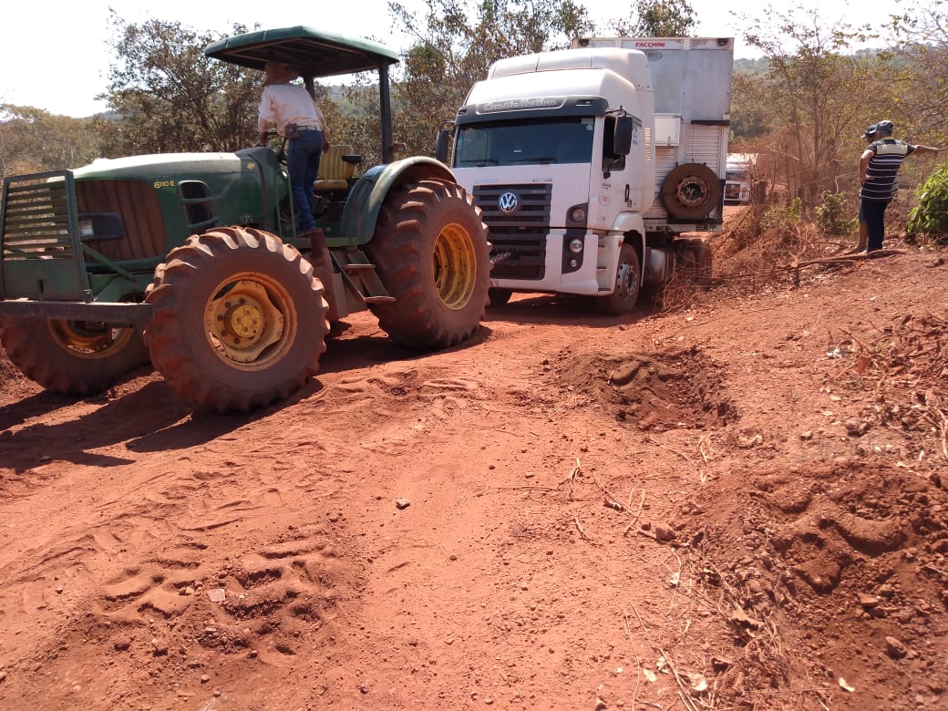 Na seca, problemas de logística no Vale do Araguaia são atoleiros na areia Na seca, problemas de logística no Vale do Araguaia são atoleiros na areia