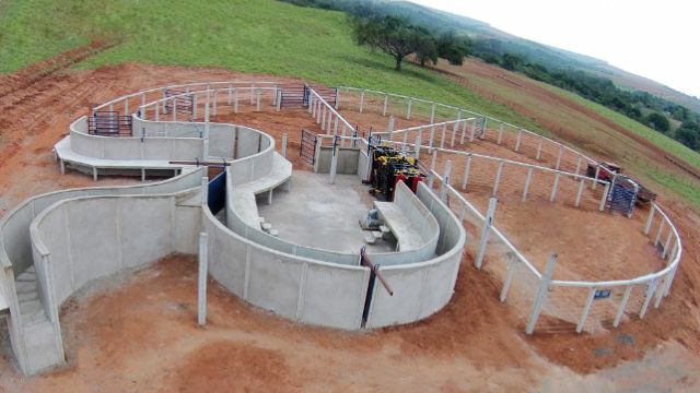 Qual o modelo de pastagem e curral para uma fazenda na região Norte?