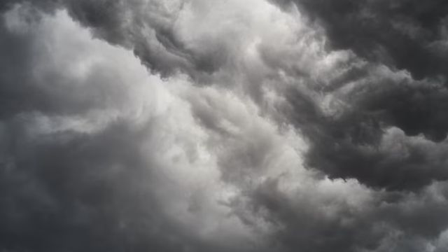 Frente fria traz tempestades e queda de temperatura em áreas de pecuária